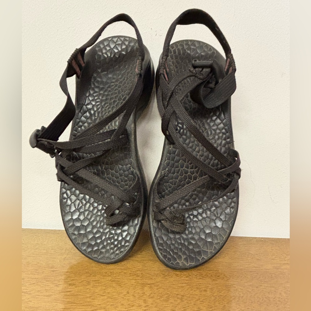 Women’s Chacos size 9